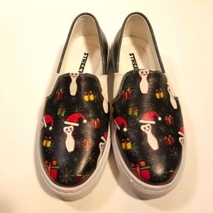 Streetfly sneakers penguins Christmas theme size 6